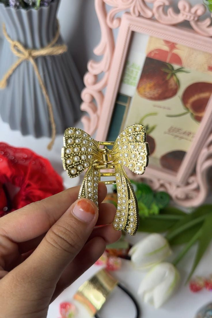 🎀 Pearlcore Bow Clip – Sparkling Pearl Hair Accessory | Prep School Glam