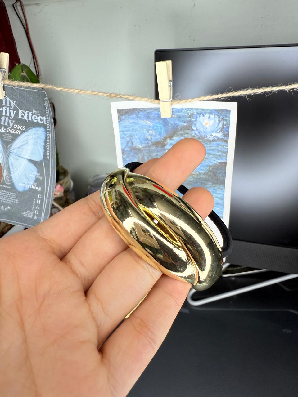 ✨ Gold Shell Hair Tie – Minimalist Metallic Ponytail Holder | Chic Statement Hair Accessory