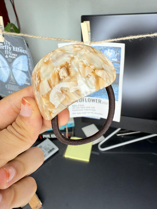 🌼 Marble Cloud Clip – Elegant Marble-Effect Hair Claw | Soft Glam Accessory